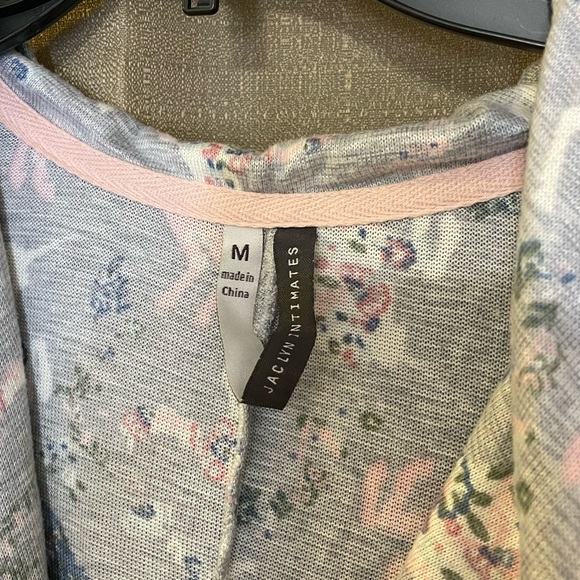 Jaclyn Intimates Robe - Medium - Picture 8 of 9